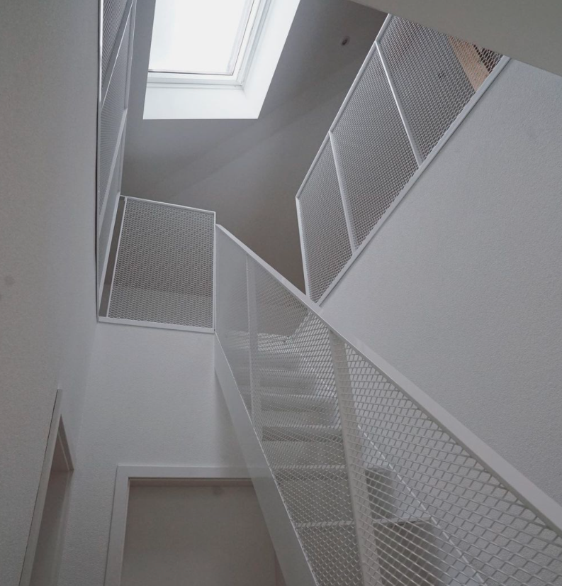 Escalier dans espace réduit 