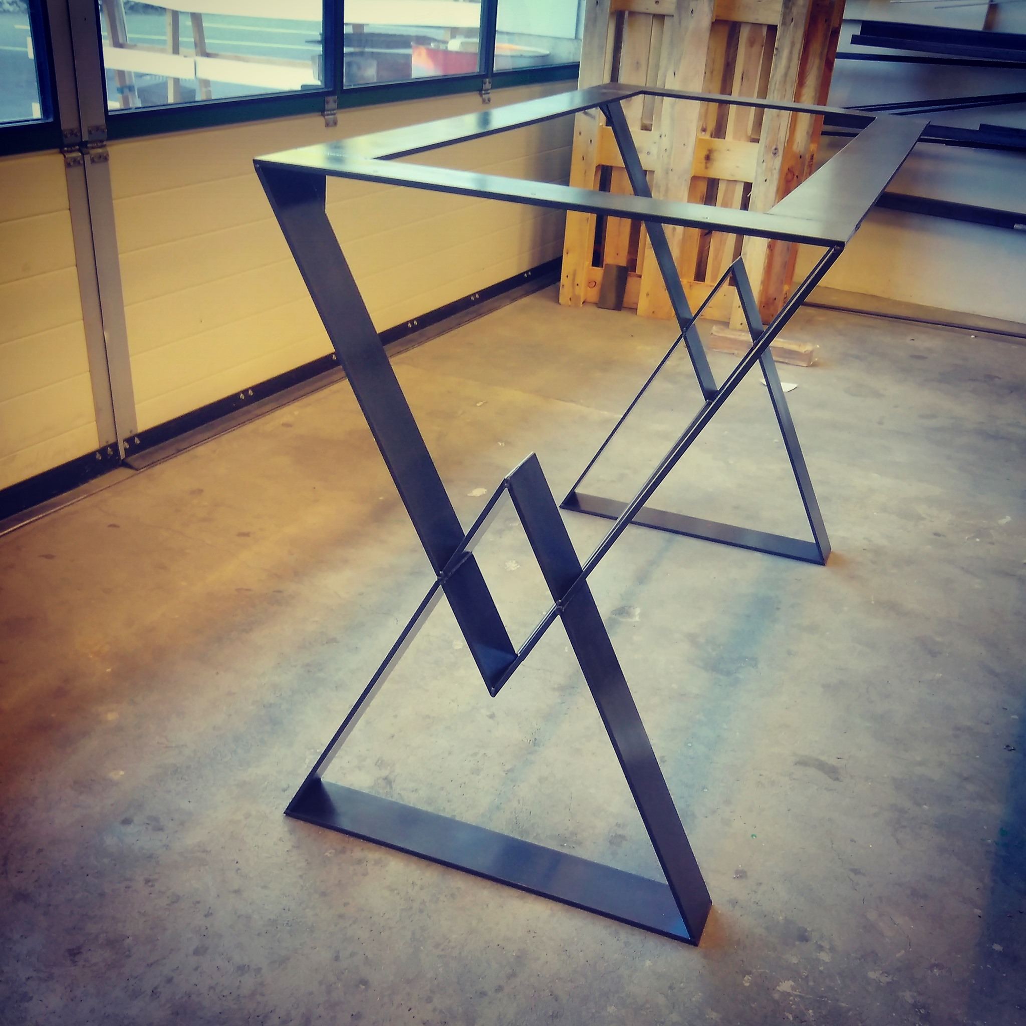 Pied de table acier brut 